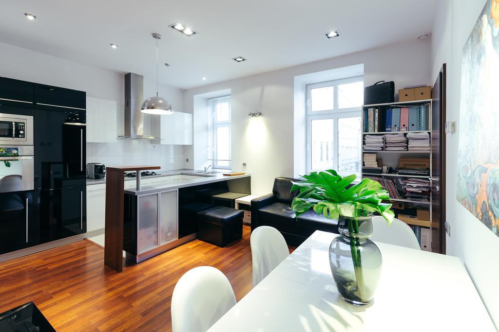 Apartment In The Strict City Centre Łódź Kültér fotó